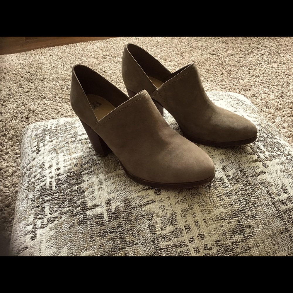 Gianni Bini ankle boots. Size 7